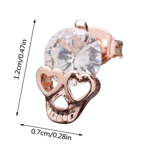 💀 Skull Earrings 💀 - Picture 2 of 5